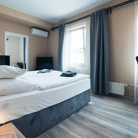 Hotel Vegvari 3*